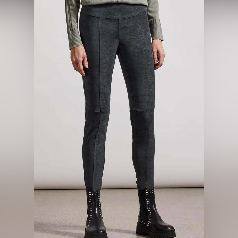 Sz M 🇨🇦⭐️NWOT Tribal Black Faux Suede Flatten It Pant. Never Worn